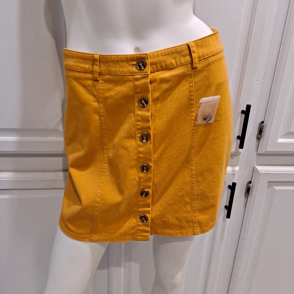 Forever 21 Mustard Button-Front Mini Skirt